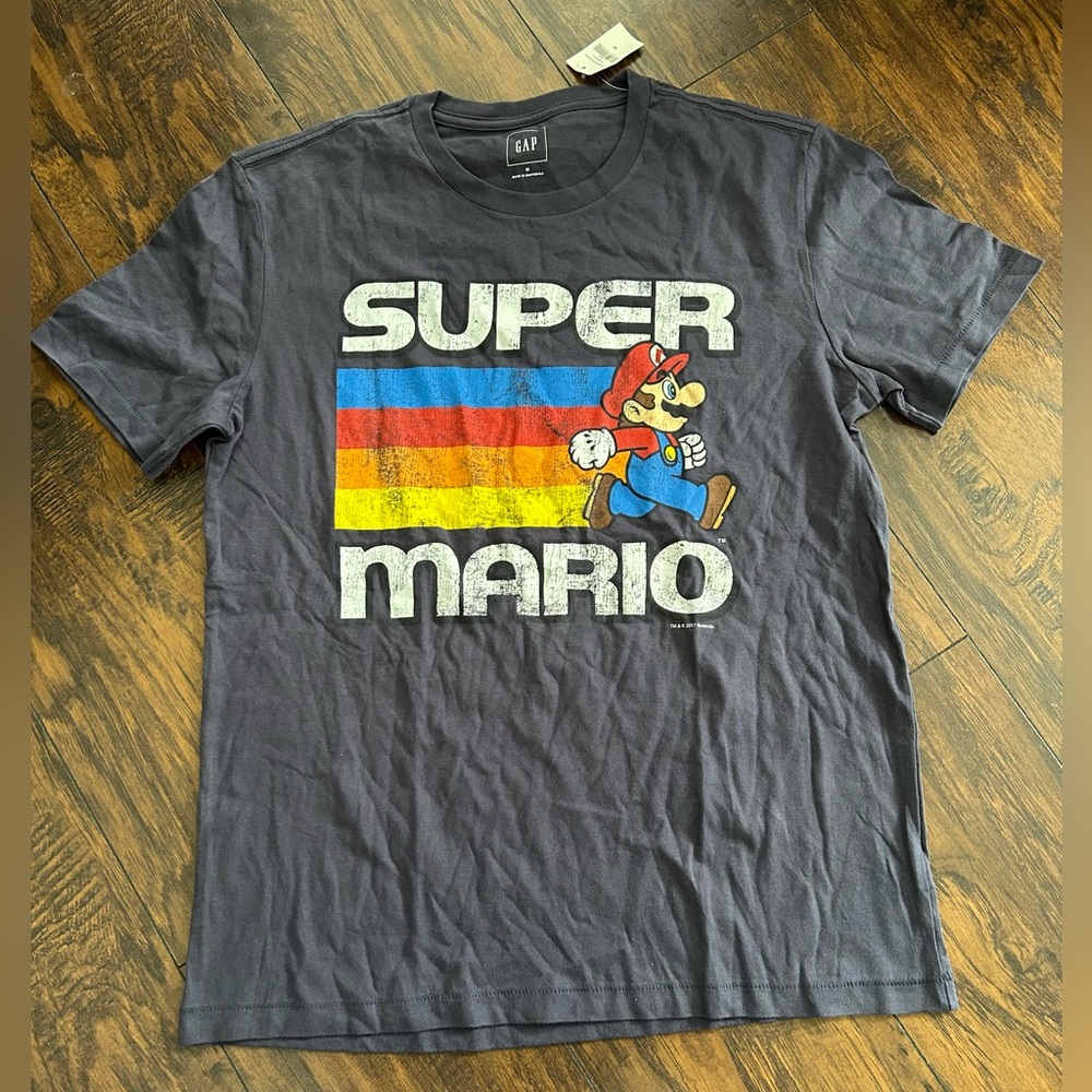 GAP Super Mario Graphic Tee - Gray medium nwt‎